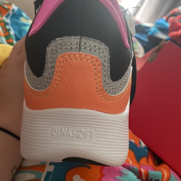 New Balance tennis shoes. Multi colored,NWT only tried on.  Never worn. - Picture 3 of 4